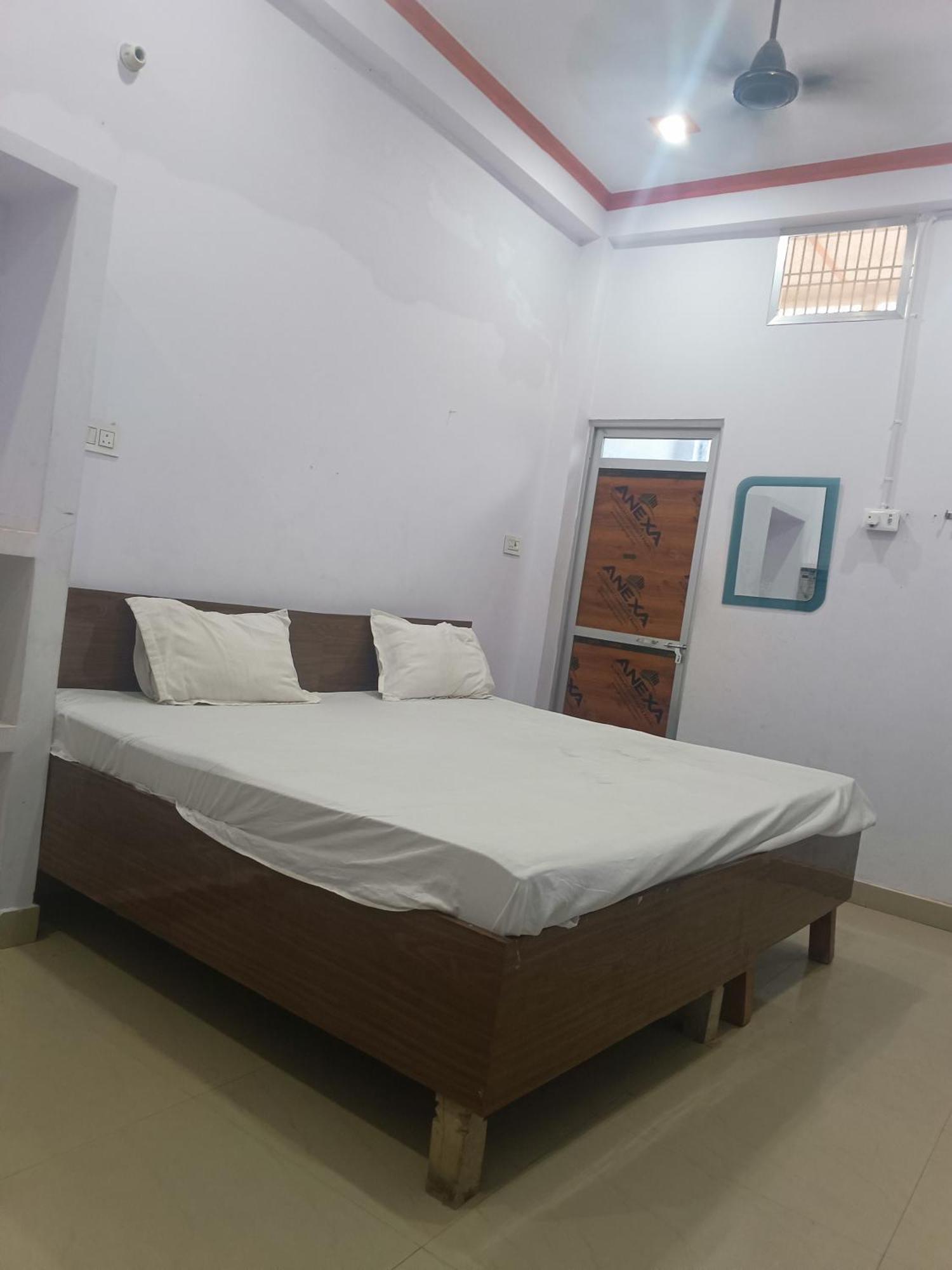 La Ayodhya Residency Hotel Eksteriør billede