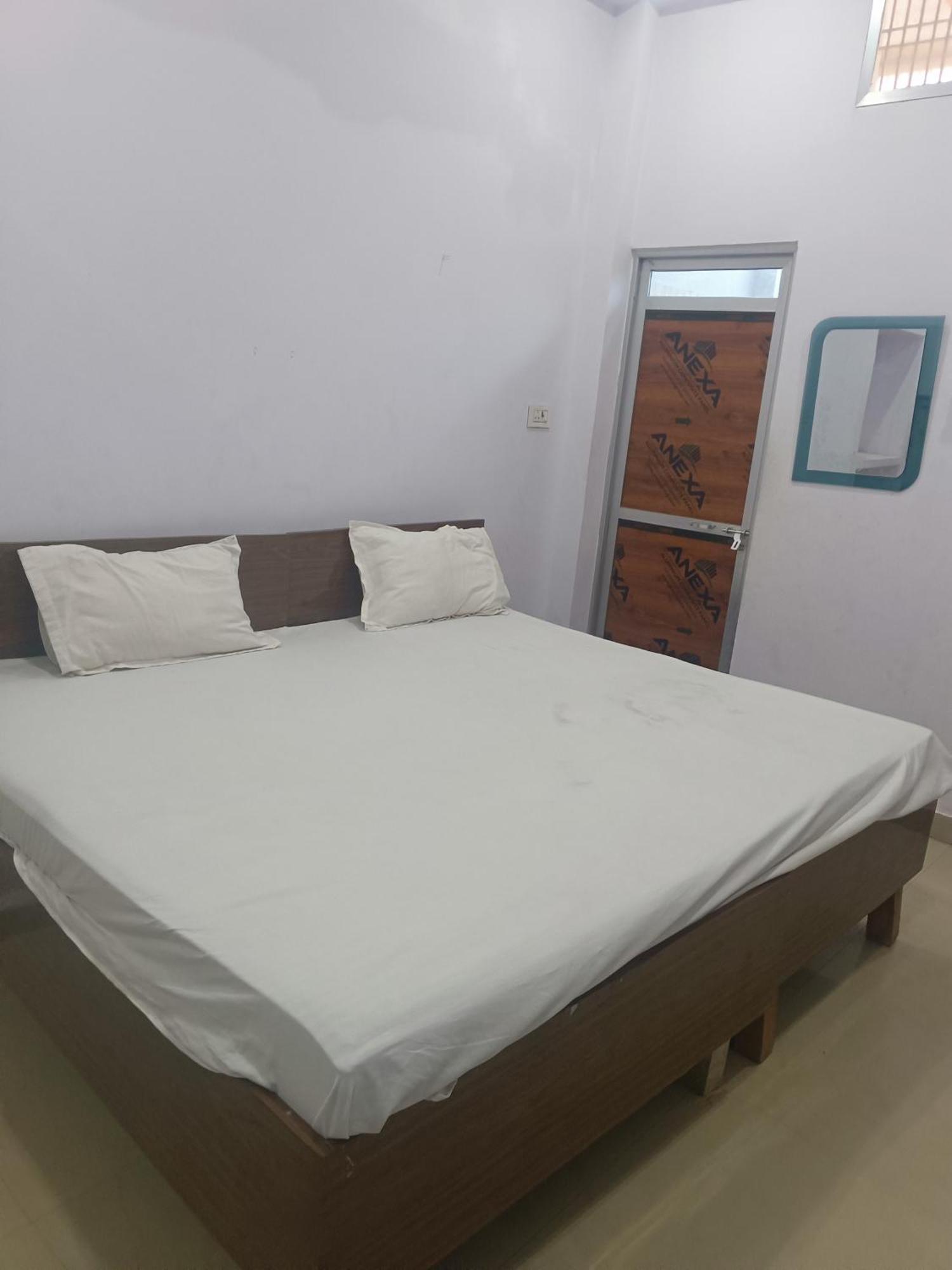 La Ayodhya Residency Hotel Eksteriør billede