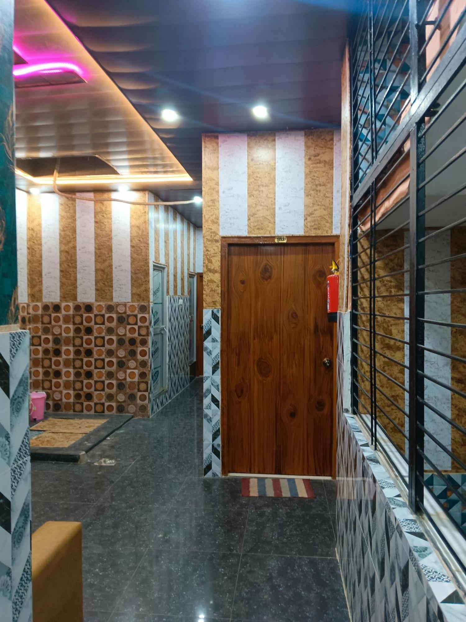 La Ayodhya Residency Hotel Eksteriør billede